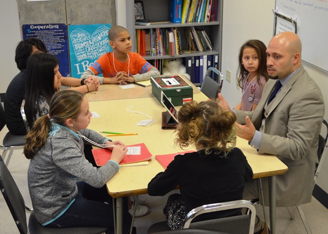 Superintendent Padilla talking with the students of the SAC