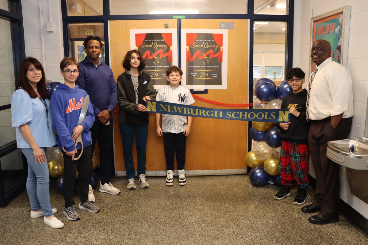 Thumbnail for South Middle School Celebrates Ribbon-Cutting of Renovated Media Library