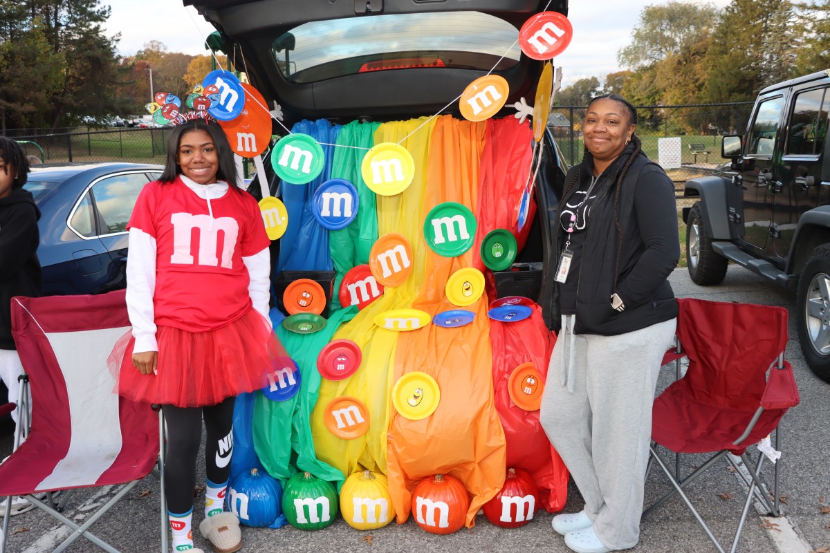 Thumbnail for 3,000 Trunk or Treaters Enjoy Superintendent's 2nd Annual Trunk or Treat Event