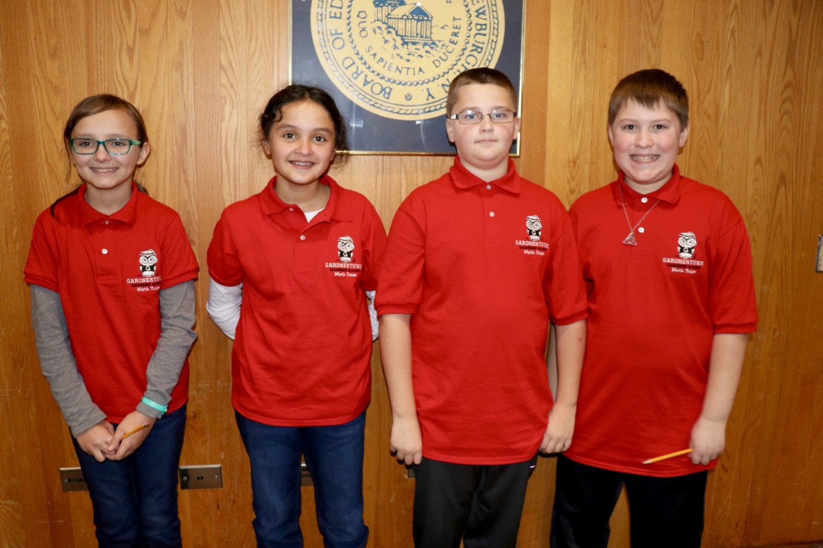 Students from Gardnertown pose for a picture