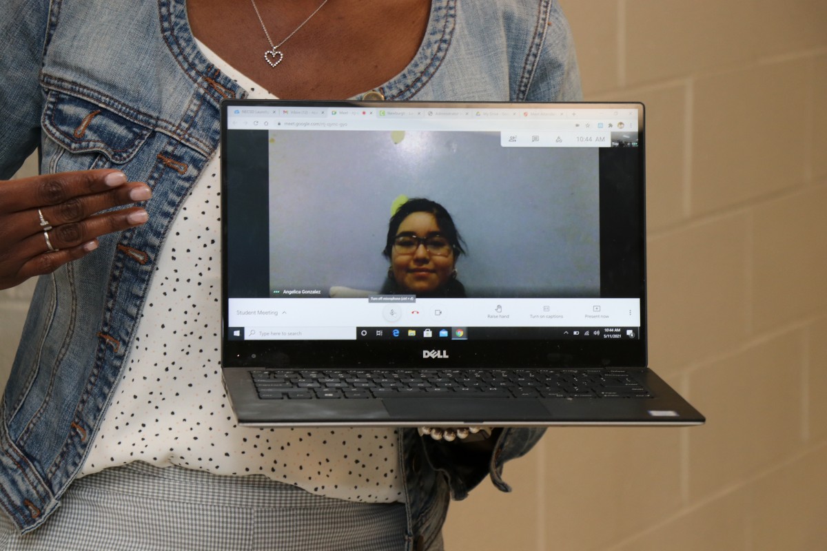 Virtual student bein recognized on the screen.