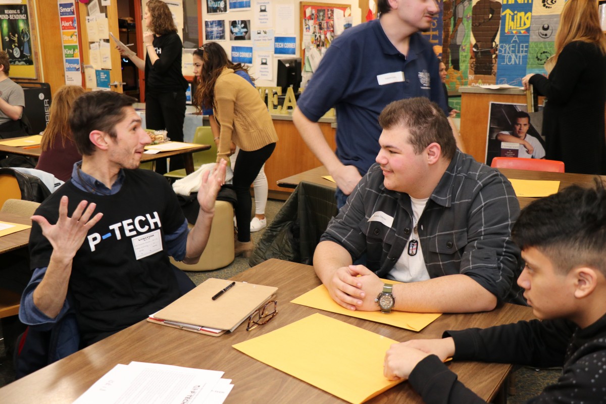 Students and mentors discuss professional skills.