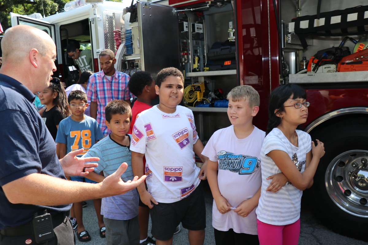 Students learn about the truck.