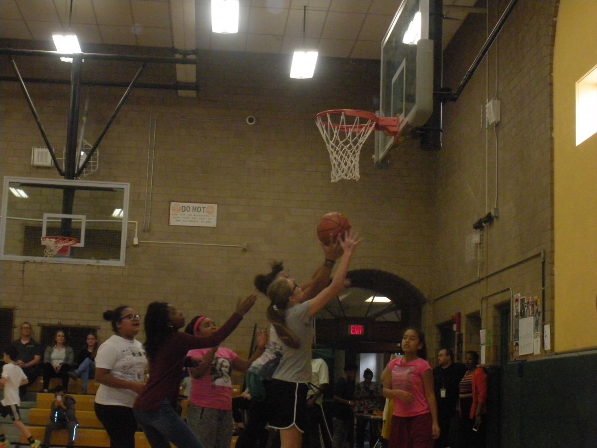 Students participate in 3 on 3 basketball tournament to raise funds for student activities