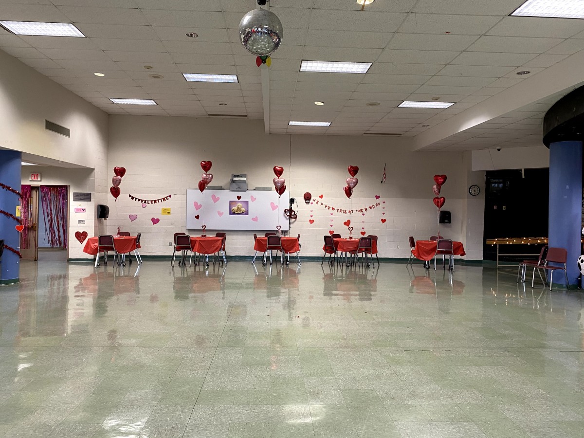 Set up of the cafeteria.