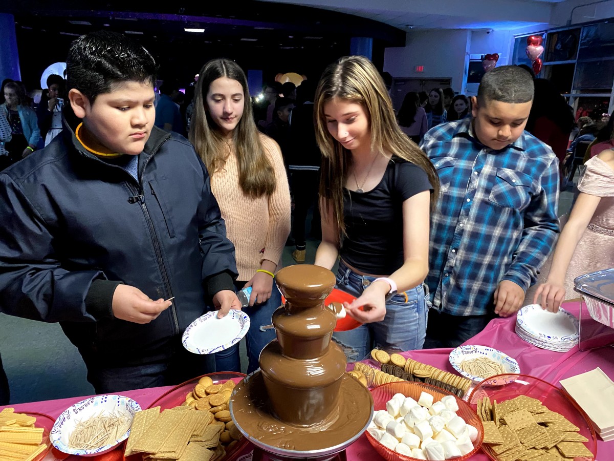 Students getting refreshments.