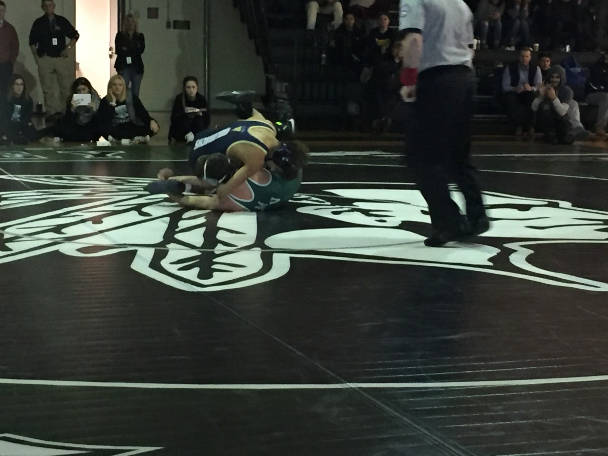 Brandon DeLaRosa(120 lbs) pinned the #2 ranked wrestler in Section 9 in 1:07