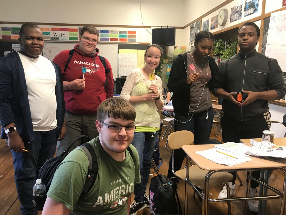 Group photo of students in the class.