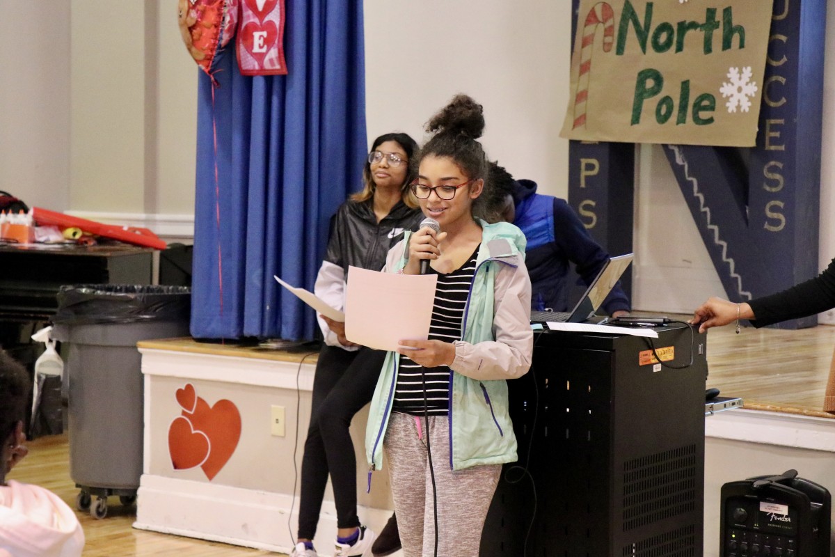 Student Advisory Council members introducing award recipients