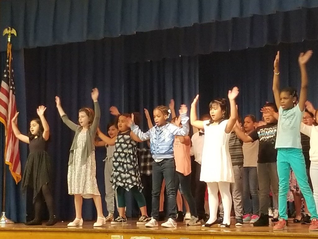 Children Singing 2