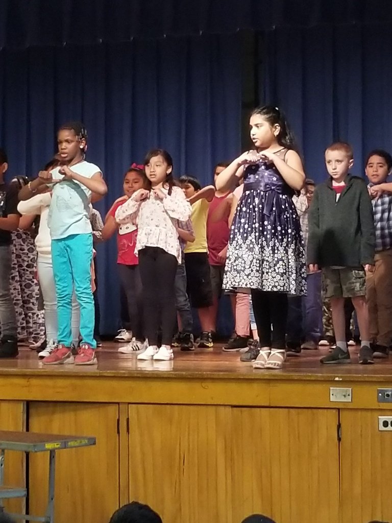 Children Singing 4