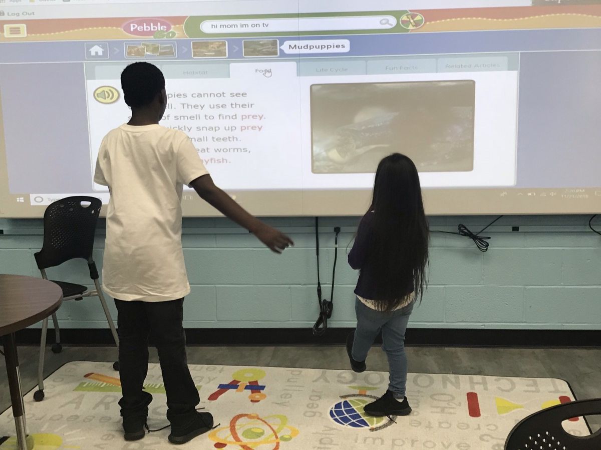 Vails Gate Student Mentors - Vails Gate STEAM Academy - NECSD