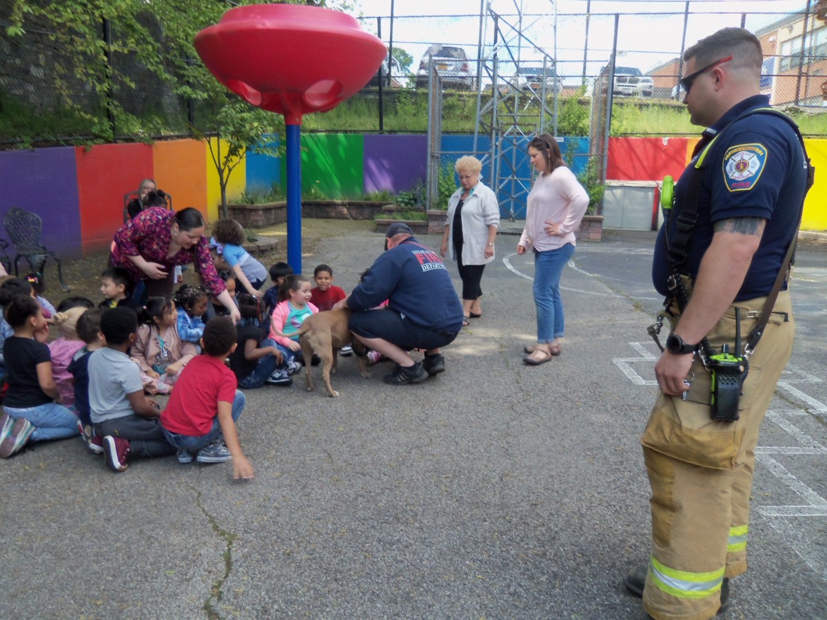 Firemen at HOH Visit Pre-K